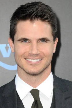 Robbie Amell